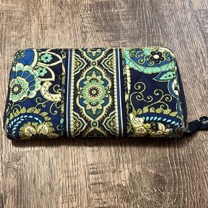 Vera Bradley- accordion wallet - used- good condition
